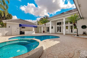 622 Enclave Cir E, Pembroke Pines, FL 33027, Sold 05/24/23