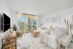 1155 Brickell Bay Dr APT 2607, Miami, FL 33131, Sold 05/02/23