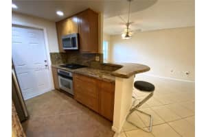 801 Meridian Ave, Miami Beach, FL 33139, Sold 03/30/23