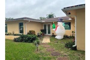 8408 SW 26th Pl, Davie, FL 33328, Sold 05/02/23