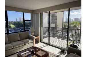 20301 W Country Club Dr APT 523, Aventura, FL 33180, Sold 03/02/23