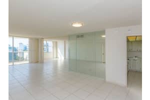 6039 Collins Ave APT 1535, Miami Beach, FL 33140, Sold 04/04/23