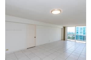 6039 Collins Ave APT 1535, Miami Beach, FL 33140, Sold 04/04/23