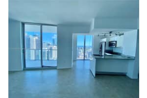 185 SW 7th St APT 4012, Miami, FL 33130, Sold 04/05/23