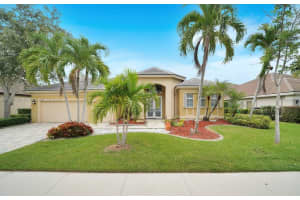 4021 E Lake Estates Dr, Davie, FL 33328, Sold 01/27/23