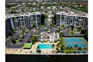 1000 Parkview Dr APT 1008, Hallandale Beach, FL 33009, Sold 02/10/23
