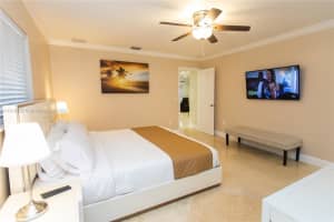 833 Washington St, Hollywood, FL 33019, - MLS#A11318257