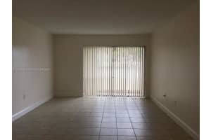 7215 NW 179th St APT 105, Hialeah, FL 33015, Sold 01/12/23