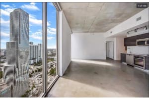 151 SE 1st St Apt 3201, Miami, FL 33131, Sold 05/15/23