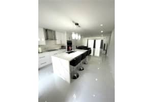 9526 Oakburst Ln B7, Tamarac, FL 33321, Sold 01/30/23