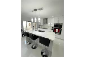 9526 Oakburst Ln B7, Tamarac, FL 33321, Sold 01/30/23