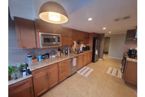18041 Biscayne Blvd APT 1404, Aventura, FL 33160, Sold 02/24/23