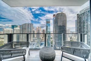 88 SW 7th St Apt 3203, Miami, FL 33130, Sold 02/16/23