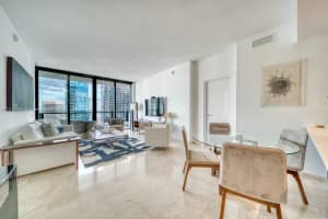88 SW 7th St Apt 3203, Miami, FL 33130, Sold 02/16/23