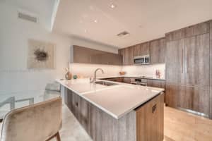 88 SW 7th St Apt 3203, Miami, FL 33130, Sold 02/16/23