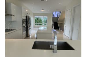 10525 NW 66th St, Doral, FL 33178, Sold 07/06/23