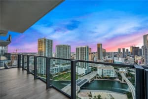 68 SE 6th St Apt 2811, Miami, FL 33131, Sold 03/30/23
