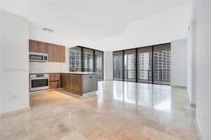 68 SE 6th St Apt 2811, Miami, FL 33131, Sold 03/30/23