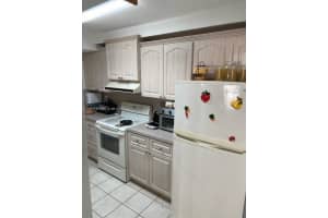 10135 NW 9th St Cir # 5-206, Miami, FL 33172, Sold 04/21/23