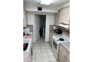 10135 NW 9th St Cir # 5-206, Miami, FL 33172, Sold 04/21/23