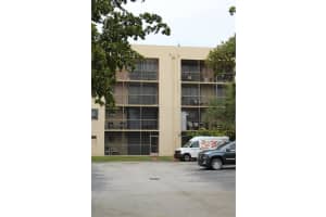 8615 NW 8th St APT 414, Miami, FL 33126, Sold 02/22/23