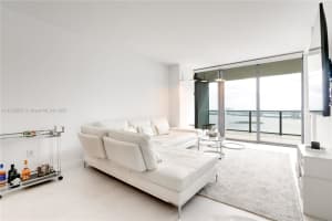 650 NE 32nd St, Miami, FL 33137, Sold 02/10/23