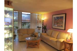 1000 Parkview Dr APT 325, Hallandale Beach, FL 33009, Sold 05/08/23