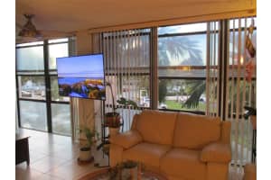 1000 Parkview Dr APT 325, Hallandale Beach, FL 33009, Sold 05/08/23