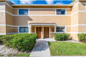 314 Palm Cir E, Pembroke Pines, FL 33025, Sold 02/09/23