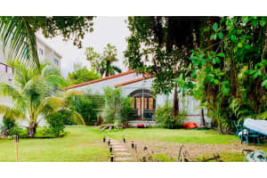 201 N Coconut Ln, Miami Beach, FL 33139, Sold 02/22/23