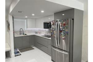 9371 Fontainebleau Blvd, Miami, FL 33172, Sold 02/24/23