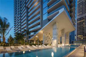 68 SE 6th St Apt 2610, Miami, FL 33131, Sold 12/19/23