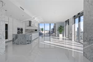 88 SW 7th St Apt 4204, Miami, FL 33130, Sold 02/02/23