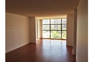 600 Parkview Dr, Hallandale Beach, FL 33009, Sold 04/03/23