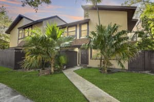 1921 Bayberry Dr, Pembroke Pines, FL 33024, Sold 03/01/23