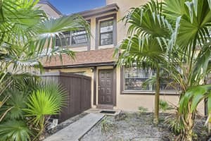 1921 Bayberry Dr, Pembroke Pines, FL 33024, Sold 03/01/23