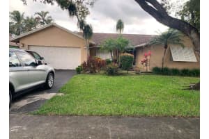 8540 SW 28th St, Davie, FL 33328, Sold 03/31/23