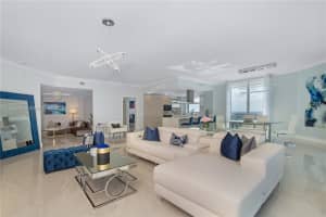 17111 Biscayne Blvd Unit 2001, Aventura, FL 33160, Sold 03/28/23