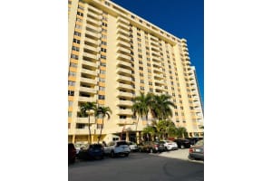 1833 S Ocean Dr APT 404, Hallandale Beach, FL 33009, Sold 03/24/23
