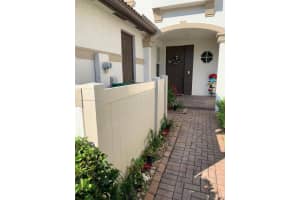 9753 Darlington Pl, Cooper City, FL 33328, Sold 02/17/23