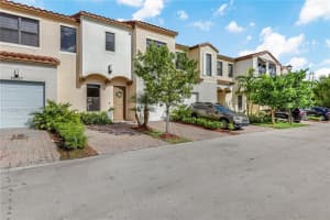 20921 NW 1st Ct, Pembroke Pines, FL 33029, Sold 02/14/23