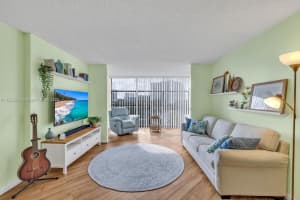 600 Parkview Dr APT 605, Hallandale Beach, FL 33009, Sold 06/05/23