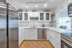 600 Parkview Dr APT 605, Hallandale Beach, FL 33009, Sold 06/05/23