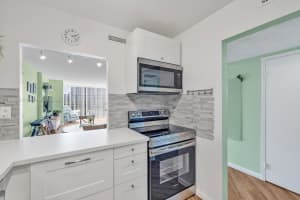 600 Parkview Dr APT 605, Hallandale Beach, FL 33009, Sold 06/05/23
