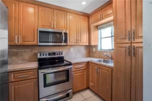 318 NW 114th Ave # 5-108, Miami, FL 33172, Sold 02/22/23