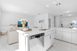 894 SE 17th St, Homestead, FL 33035, Sold 05/11/23