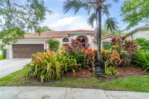 1054 Fairfax Ln, Weston, FL 33326, Sold 02/15/23
