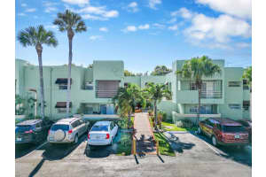 11113 NW 7th St, Miami, FL 33172, Sold 03/01/23