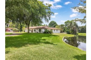 11121 SW 40 Ct, Davie, FL 33328, Sold 03/20/23