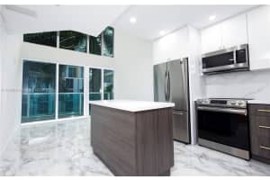 41 SE 5th St APT 310, Miami, FL 33131, Sold 04/03/23